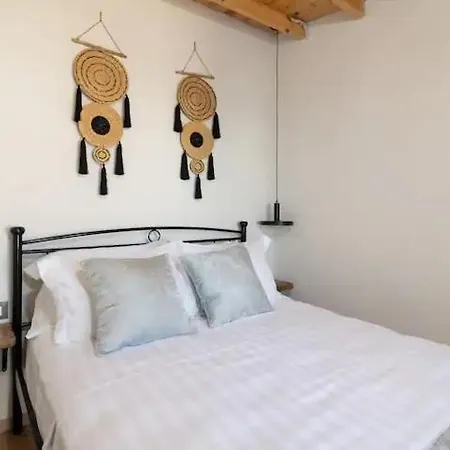 Kyrangelo Traditional House With Outdoor Jacuzzi Apartamento *